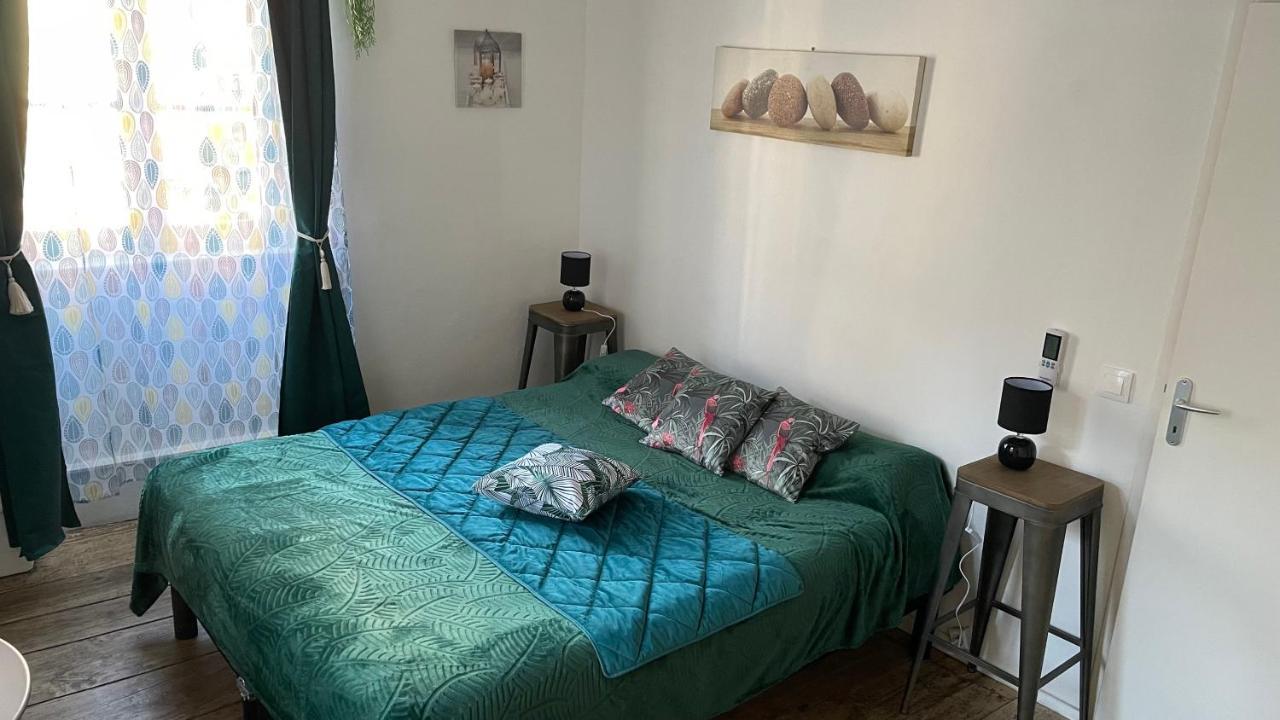 Chez Tifille Bed & Breakfast Естан Екстериор снимка