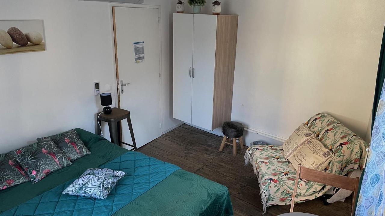 Chez Tifille Bed & Breakfast Естан Екстериор снимка